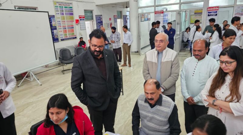 स्पर्श हिमालय विश्वविद्यालय में 250 से अधिक लोगों ने कराया निःशुल्क दंत परीक्षण