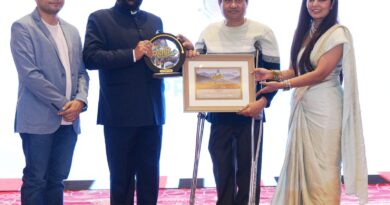 राज्यपाल ने “एक पहाड़ी ऐसा भी” अवार्ड्स में लोगों को किया सम्मानित