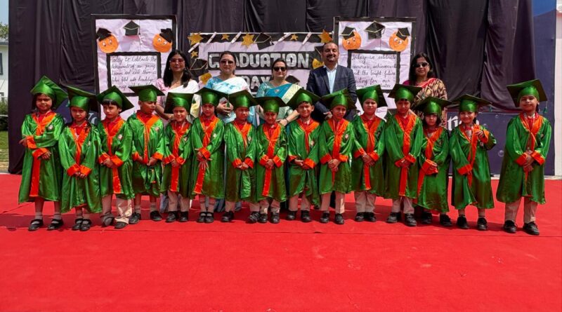 एडिफाई स्कूल में ग्रेजुएशन डे समारोह आयोजित