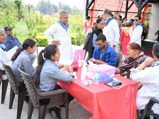 लोगों ने बड़ी संख्या में उठाया चिकित्सा शिविर का लाभ, 140 की हुई स्वास्थ्य जांच