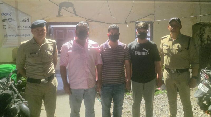 राजपुर क्षेत्र में हुई हत्या की घटना का दून पुलिस ने किया खुलासा, चार आरोपी गिरफ्तार