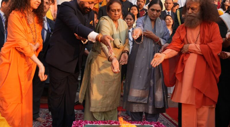 अंतर्राष्ट्रीय योग महोत्सव में राज्यपाल ने दिया विश्व शांति, एकता और आध्यात्मिक चेतना का संदेश