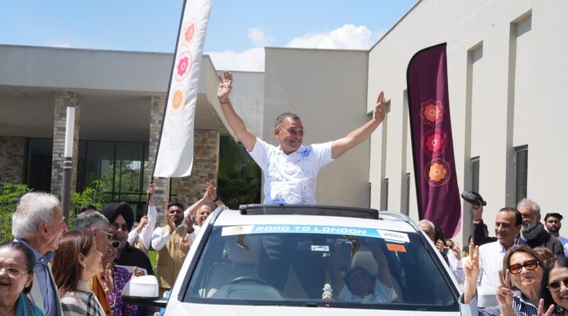 अंतारा देहरादून के वरिष्ठ दंपति 16,000 किमी की ड्राइव पर लंदन के लिए रवाना