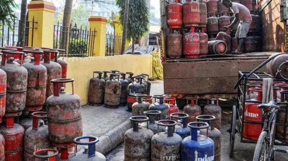 व्यवसायिक एलपीजी सिलेण्डर वितरण के लिए नई एसओपी, राज्य को मिला अतिरिक्त 26 प्रतिशत का कोटा