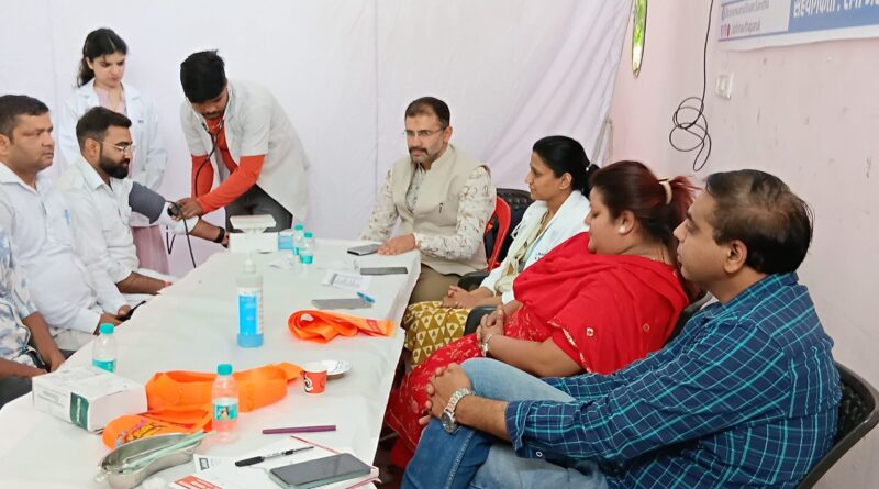 ब्रह्मकमल शक्ति संस्था के स्वास्थ्य शिविर का सैकड़ों लोगों ने उठाया लाभ