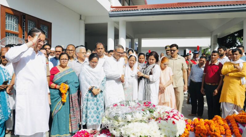 पूर्व मुख्यमंत्री भुवन चंद्र खंडूड़ी की अंतिम यात्रा में उमड़ा जनसैलाब, खड़खड़ी श्मशान घाट में राजकीय सम्मान के साथ किया गया अंतिम संस्कार