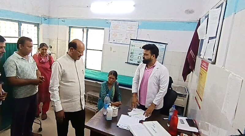 स्वास्थ्य मंत्री सुबोध उनियाल ने सीएचसी रायपुर का किया औचक निरीक्षण, व्यवस्थाओं को परखा