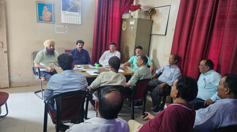 राज्य निगम कर्मचारी महासंघ की बैठक में कर्मचारियों की समस्याओं और मांगों पर हुई व्यापक चर्चा