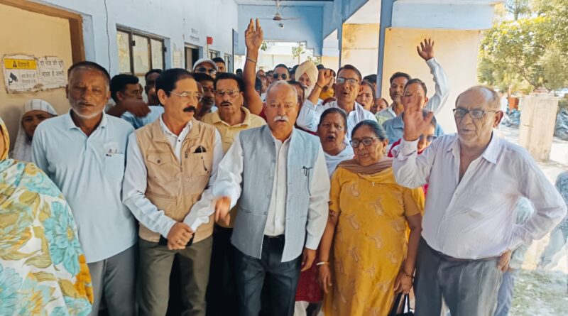 प्राइवेट आउटसोर्सिंग एजेंसियों द्वारा कार्मिकों के शोषण के खिलाफ मोर्चा ने किया प्रदर्शन  