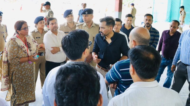 राष्ट्रपति का दून दौराः ग्राउंड जीरो पर उतरे डीएम, ‘आशियाना’ और ’निकेतन’ का स्थलीय निरीक्षण कर परखीं व्यवस्थाएं