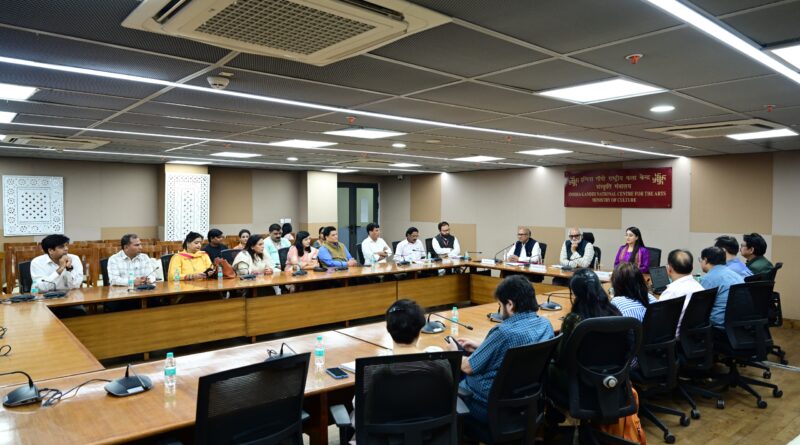 देश का पहला लेखक गाँव और इंदिरा गांधी राष्ट्रीय कला केंद्र मिलकर करेंगे सांस्कृतिक व शोध कार्य, एमओयू साइन