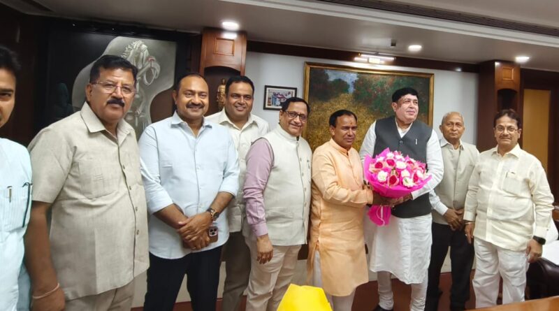 सूबे में चलाया जायेगा ‘खेत बचाओ, जीवन बचाओ’ अभियानः डाॅ. धन सिंह रावत