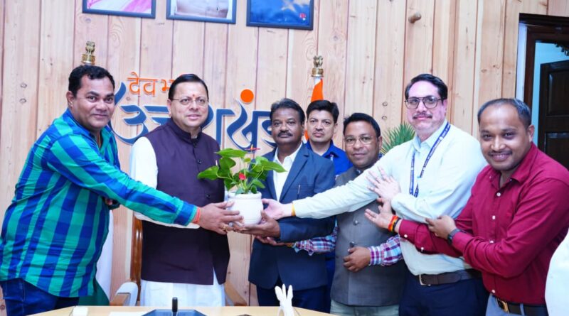 मुख्यमंत्री धामी से छत्तीसगढ़ से आए पत्रकारों के प्रतिनिधिमंडल ने की शिष्टाचार भेंट