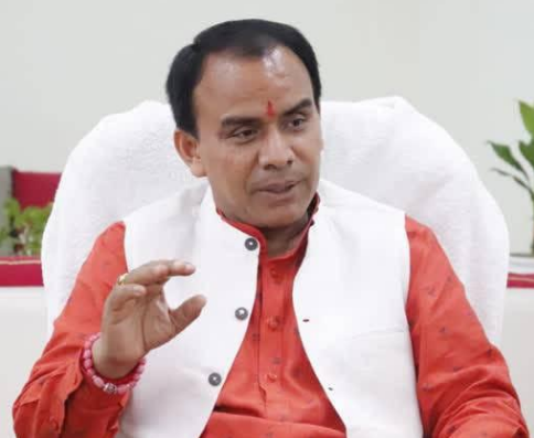 निदेशालय स्तर पर भी होगा बीमार शिक्षकों का स्वास्थ्य परीक्षणः डाॅ. धन सिंह रावत, विभागीय अधिकारियों को दिये विशेष मेडिकल बोर्ड गठित करने के निर्देश