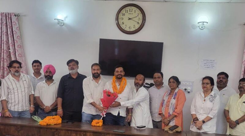 राष्ट्रीय स्वयं सुरक्षा संघ की बैठक में दिनेश मलिक बने राष्ट्रीय उपाध्यक्ष व उत्तराखंड प्रभारी