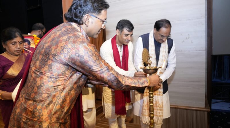गुरु पूर्णिमा के उपलक्ष्य में लेखक गाँव में गूंजी शास्त्रीय संगीत की स्वर लहरियाँ