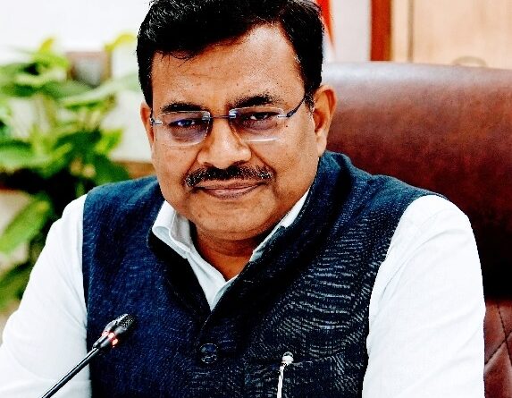 मुख्य सचिव ने आयुष मंत्रालय के सचिव से की मुलाकात, उत्तराखण्ड में अखिल भारतीय आयुर्वेद संस्थान की स्थापना का रखा मजबूत पक्ष