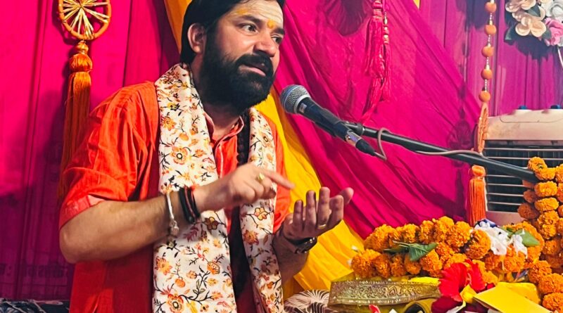 पतिव्रता नारी सूर्य, चंद्र और नक्षत्रों की गति को भी रोक सकतीः आचार्य महामाया प्रसाद