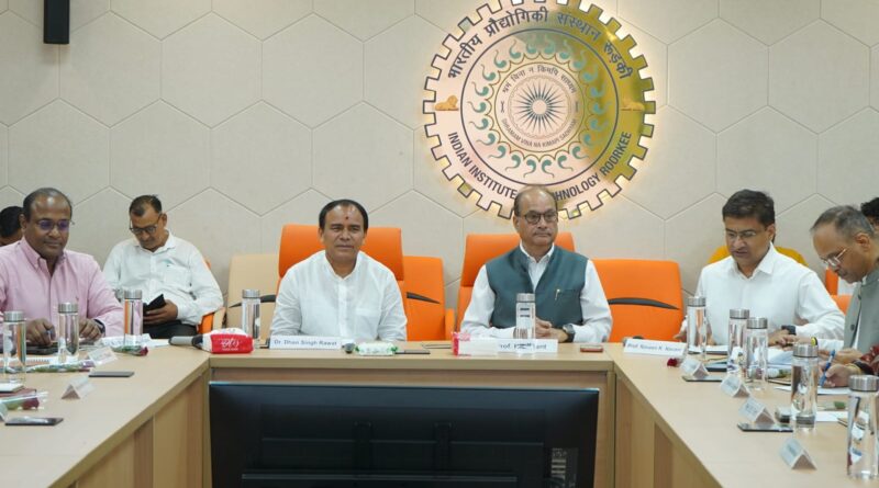 एनईपी के क्रियान्वयन में तेजी लायें विश्वविद्यालयः डाॅ. धन सिंह रावत