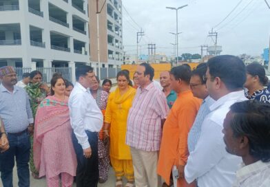 आढ़त बाजार के विकास कार्यों का विधायक विनोद चमोली और एमडीडीए उपाध्यक्ष बंशीधर तिवारी ने किया स्थलीय निरीक्षण