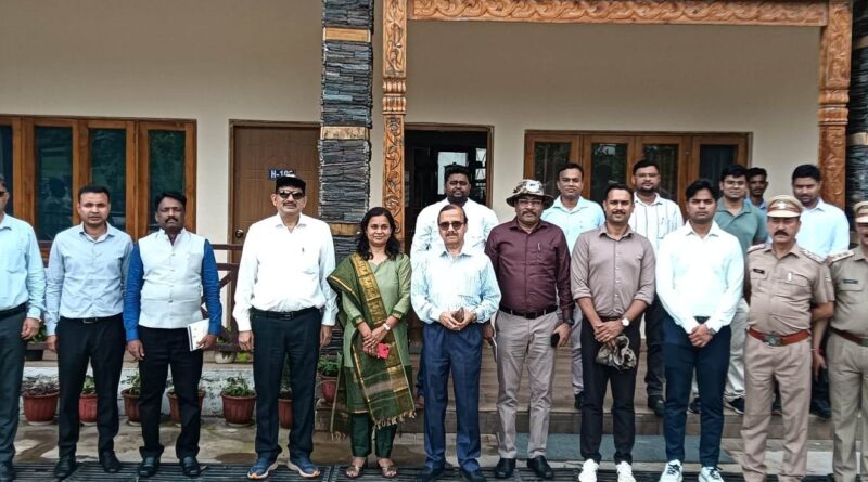 विभिन्न राज्यों से आए 20 आईएफएस अधिकारियों ने किया ‘लेखक गांव’ का भ्रमण