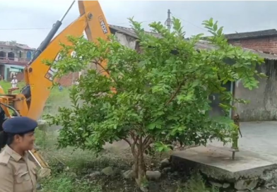 गो हत्यारों और नशा तस्करों के घरों पर चला धामी का बुलडोजर, सरकारी भूमि पर किया हुआ था अतिक्रमण