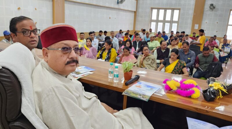 महाराज ने मौके पर ही किया जन समस्याओं का निस्तारण