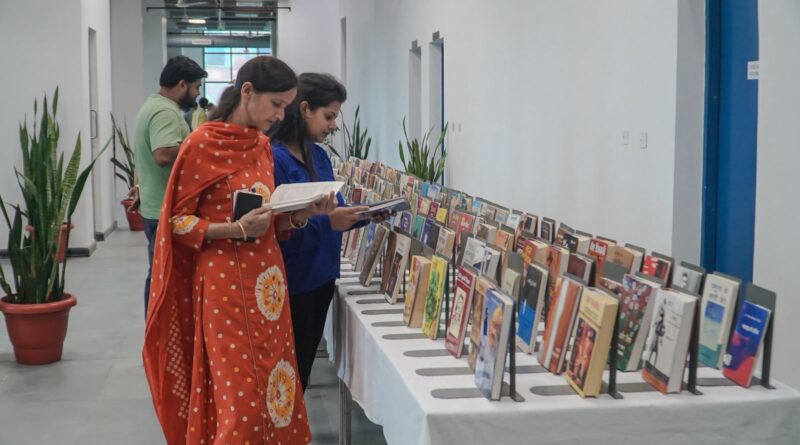 आईआईएम काशीपुर में हिंदी माह का शुभारंभ, पुस्तक प्रदर्शनी का हुआ लोकार्पण
