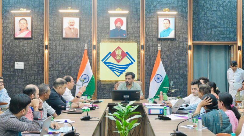 स्वास्थ्य सेवाओं में लापरवाही पर जिलाधिकारी सख्त, एएनएम निलंबित