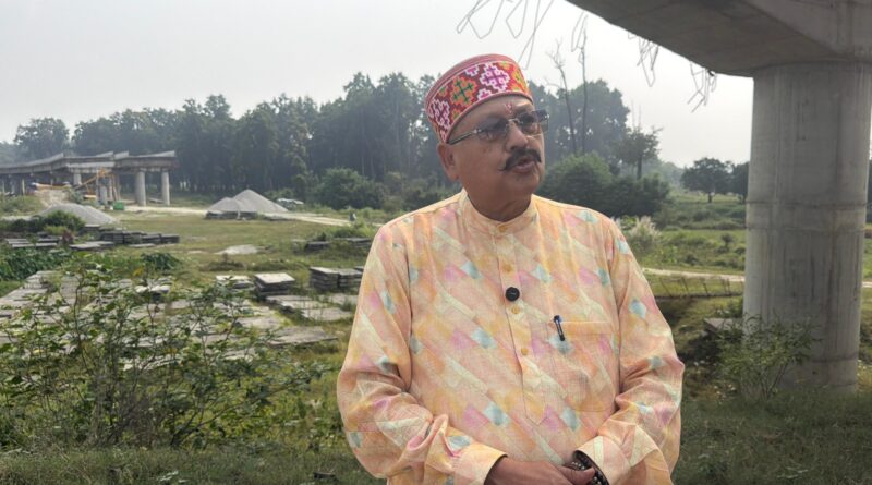 महाराज ने भारत-नेपाल सीमा पर बन रहे ड्राई पोर्ट सहित चार लेन सड़क का किया निरीक्षण