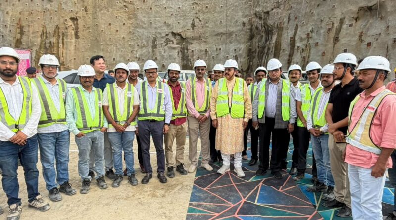 महाराज ने किया निर्माणाधीन जमरानी बांध का निरीक्षण, तय समय-सीमा के अनुसार काम पूरा करने के निर्देश