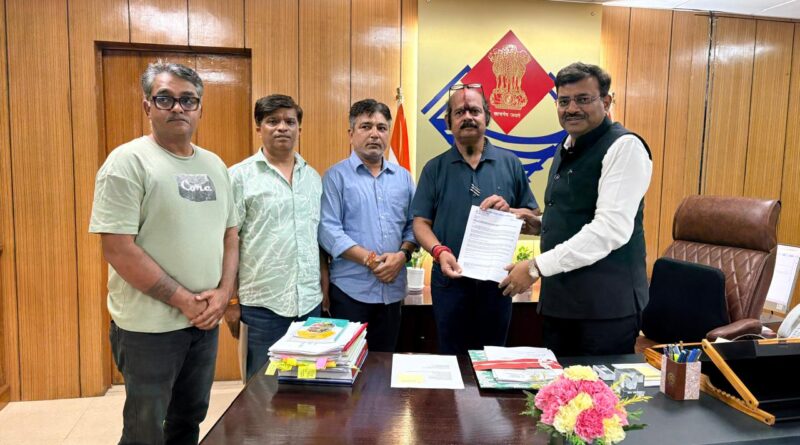 देवभूमि जल शक्ति कांट्रेक्टर वेलफेयर एसोसिएशन से जुड़े ठेकेदारों ने मुख्य सचिव से की मुलाकात