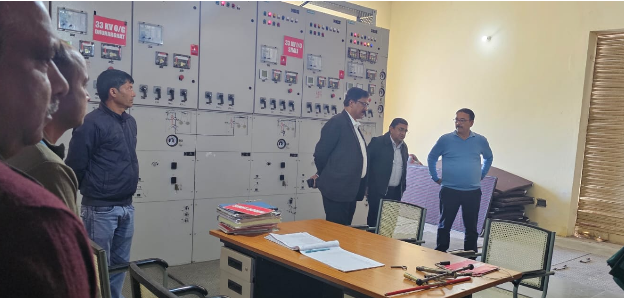 यूपीसीएल के एमडी पीसी ध्यानी ने भराड़ीसैंण में विद्युत सब स्टेशन का निरीक्षण किया